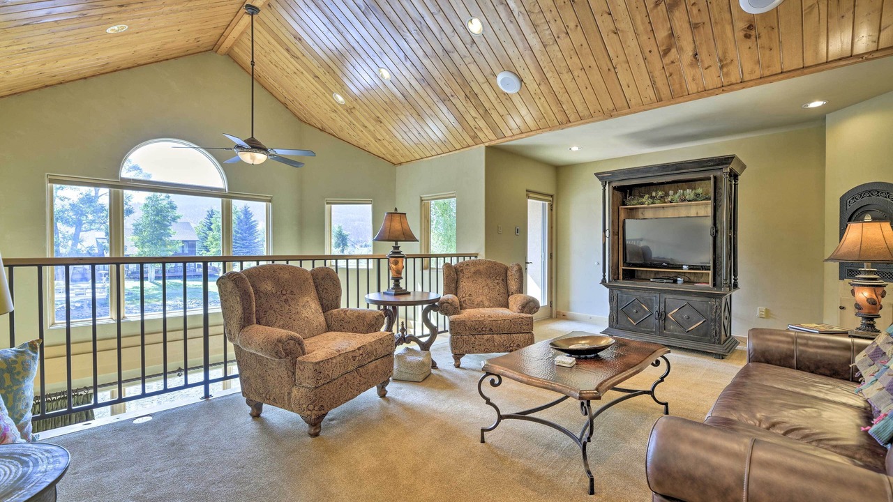 Photo of Livingroom in South Fork