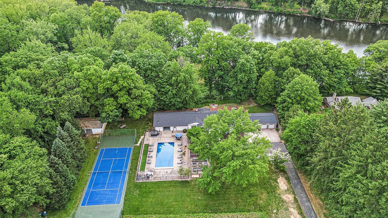 Photo of Bedroom in Niles