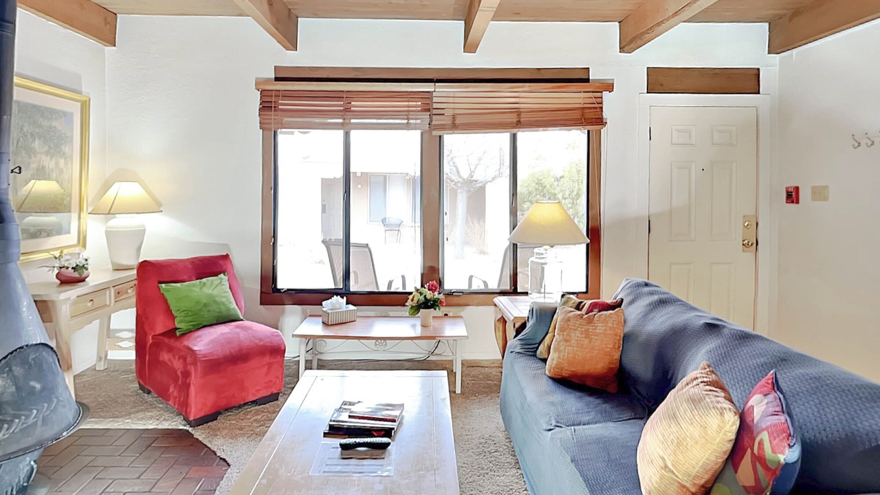 Photo of Livingroom in Northeast Santa Fe