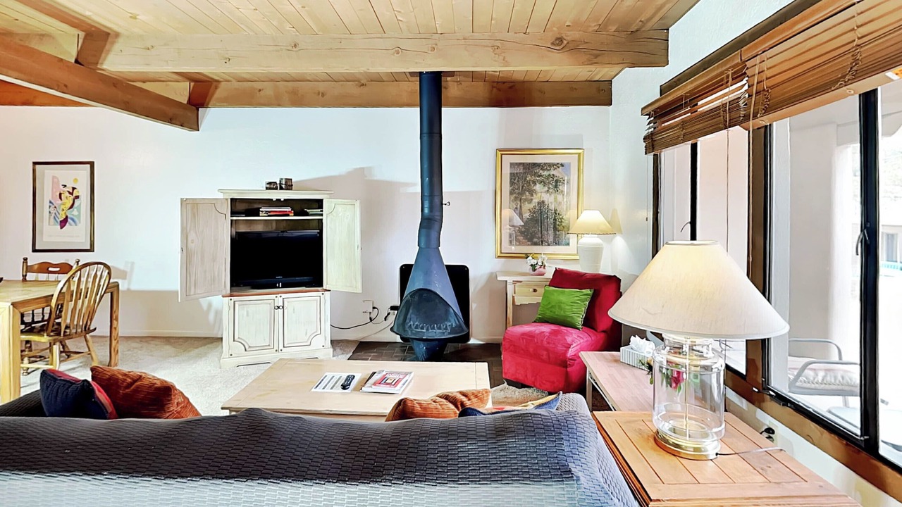Photo of Livingroom in Northeast Santa Fe
