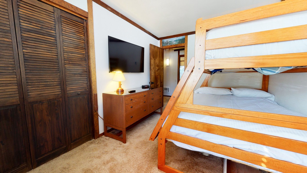 Photo of Bedroom in Mammoth Lakes