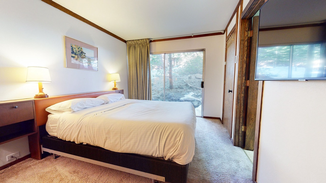 Photo of Bedroom in Mammoth Lakes