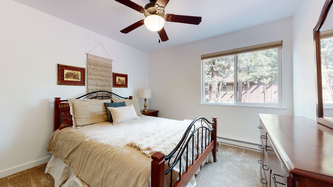 Photo of Bedroom in Mammoth Lakes