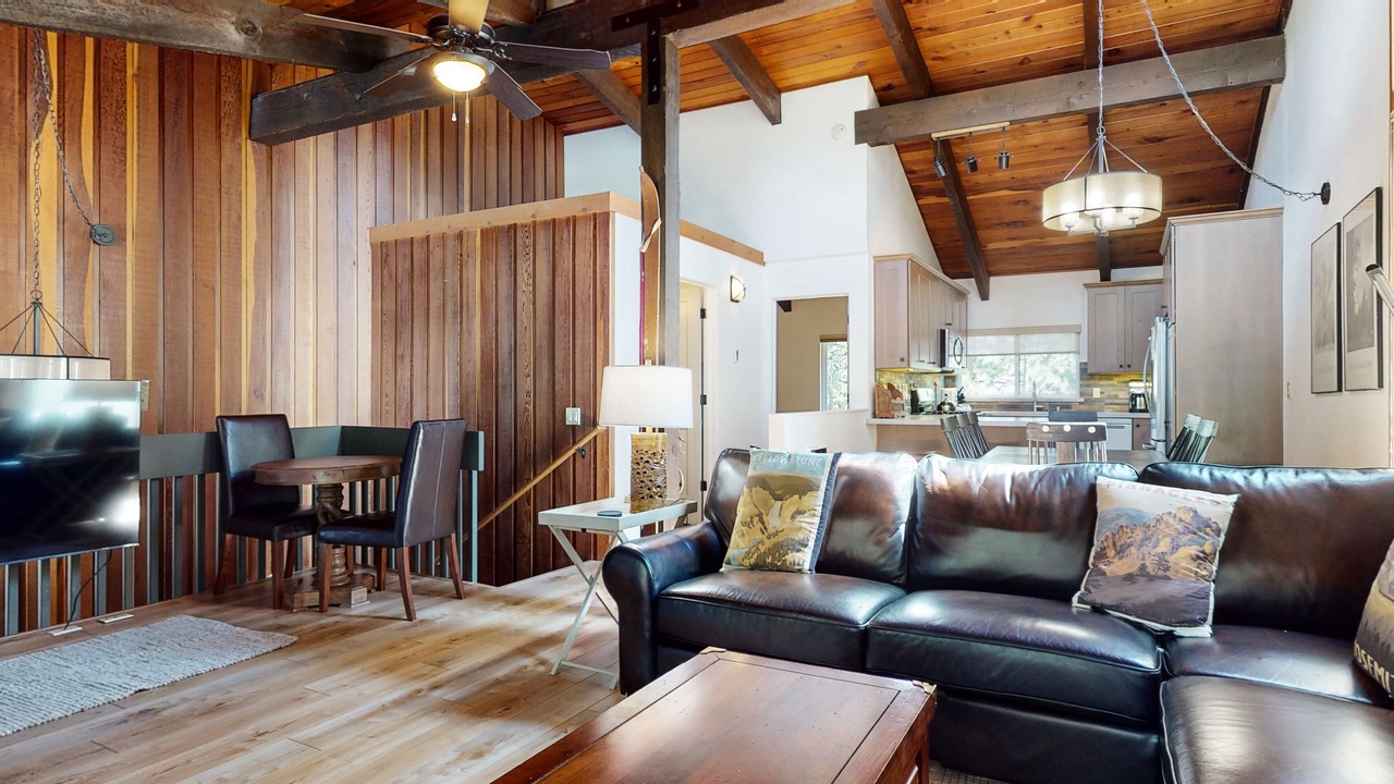 Photo of Livingroom in Mammoth Lakes
