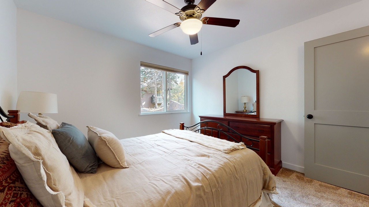 Photo of Bedroom in Mammoth Lakes