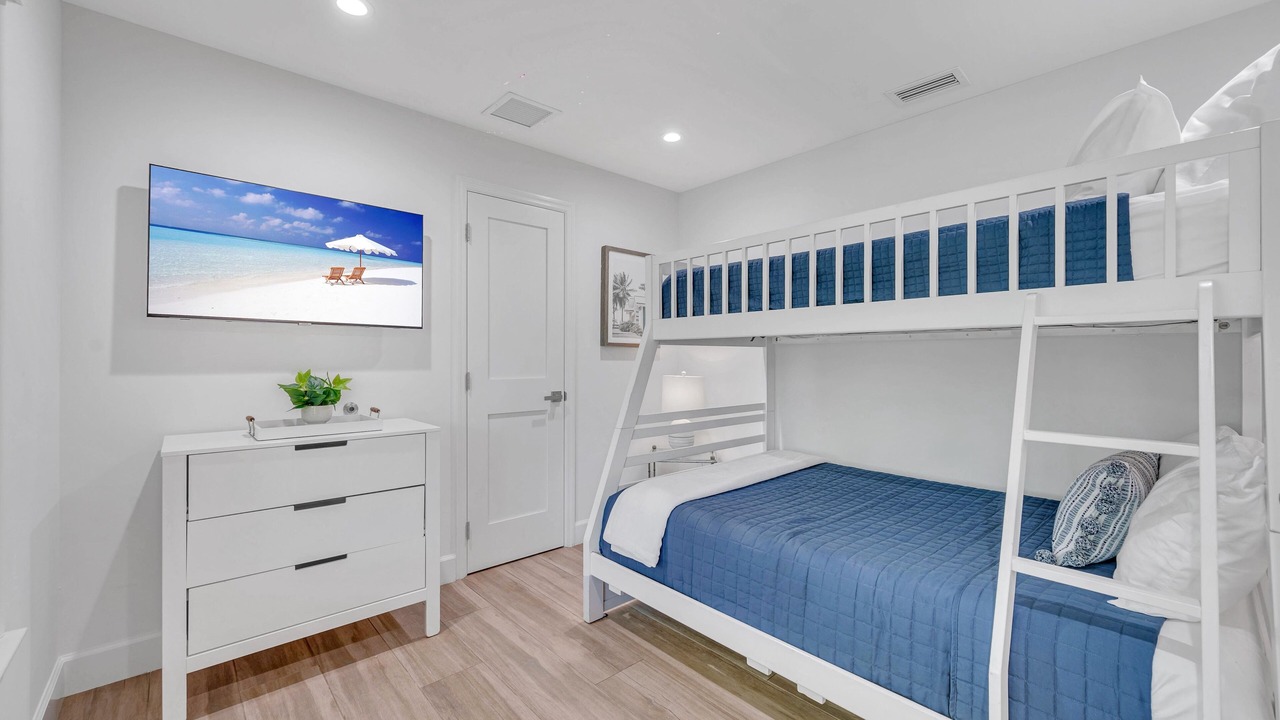 Photo of Bedroom in Harbour Inlet