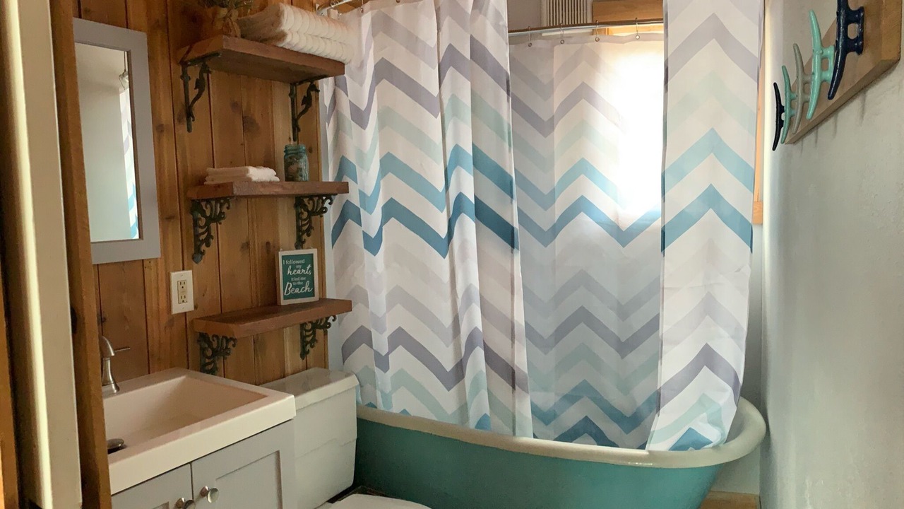 Photo of Bathroom in Neskowin