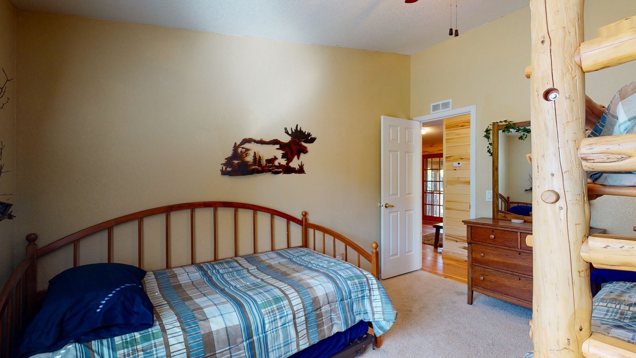 Photo of Bedroom in South Fork