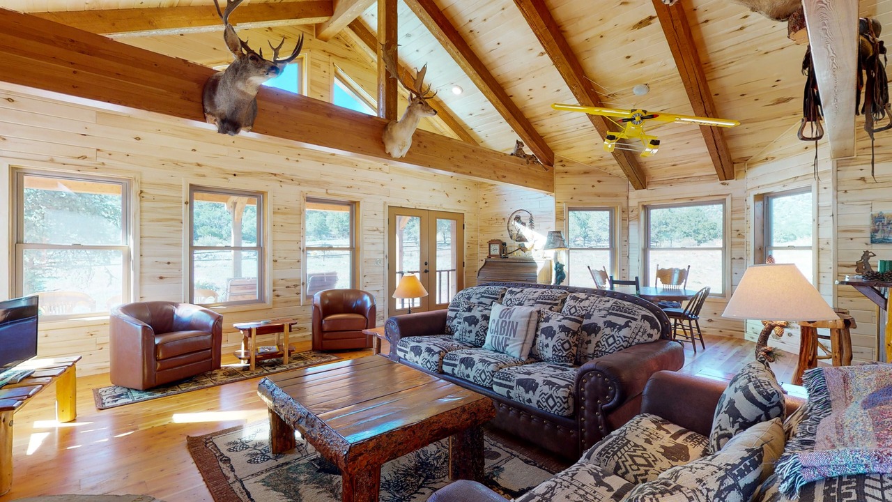 Photo of Livingroom in South Fork