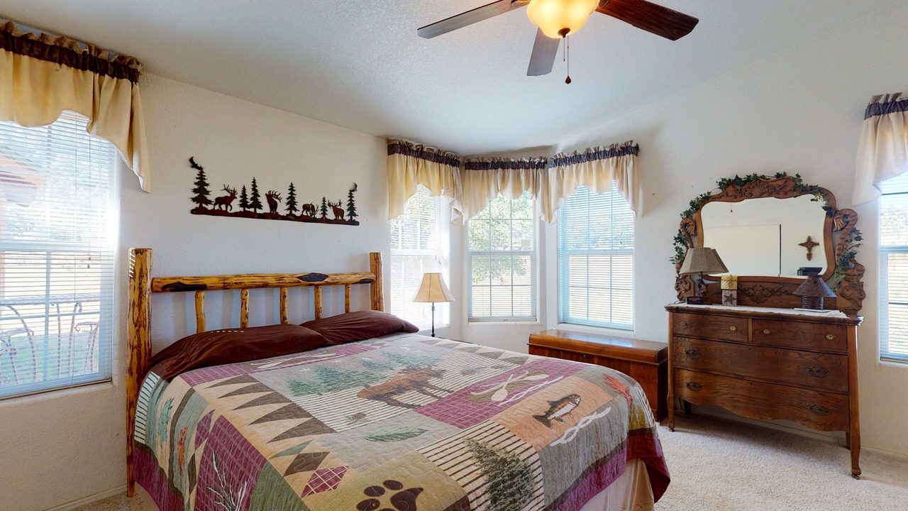 Photo of Bedroom in South Fork