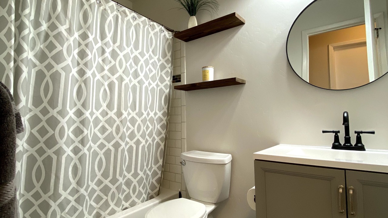 Photo of Bathroom in Table Mesa
