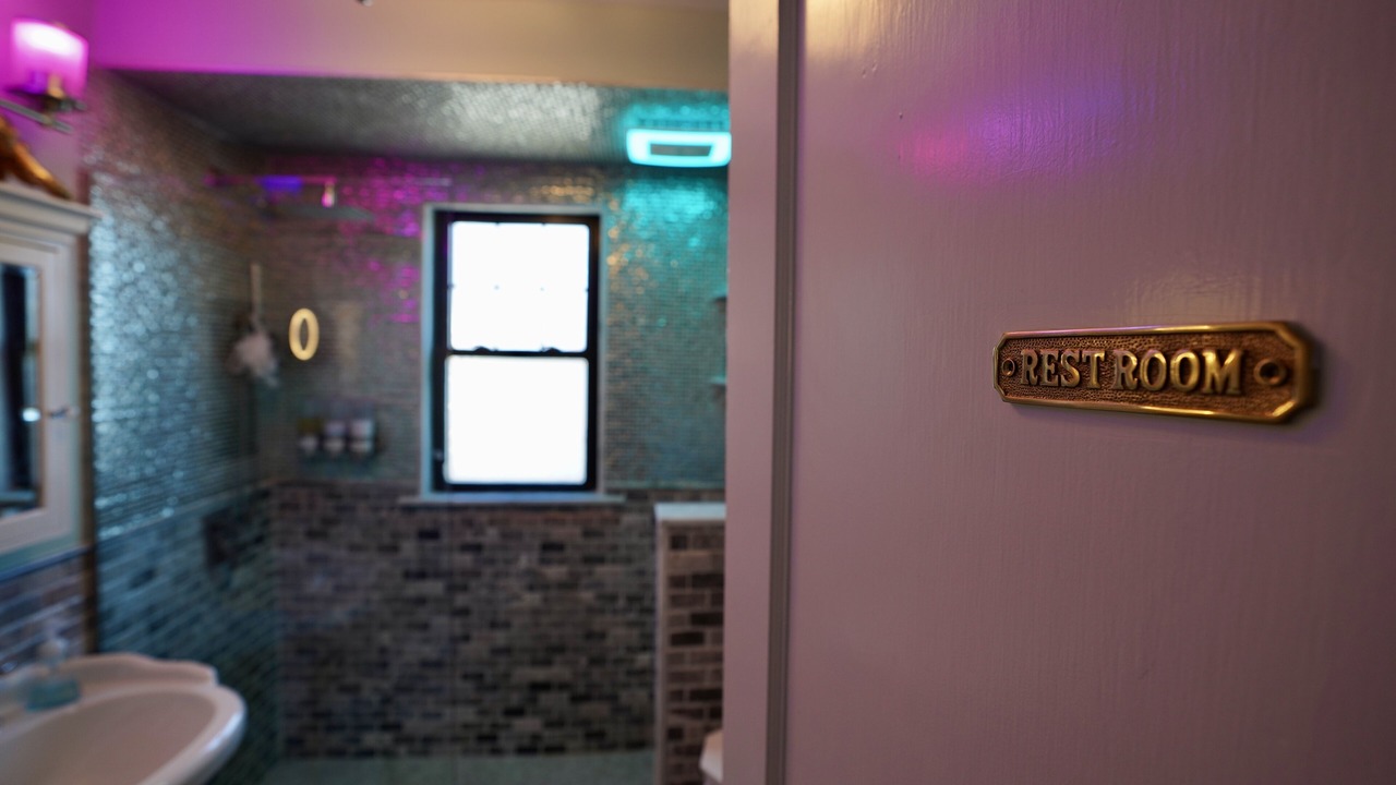 Photo of Bathroom in Oak Square