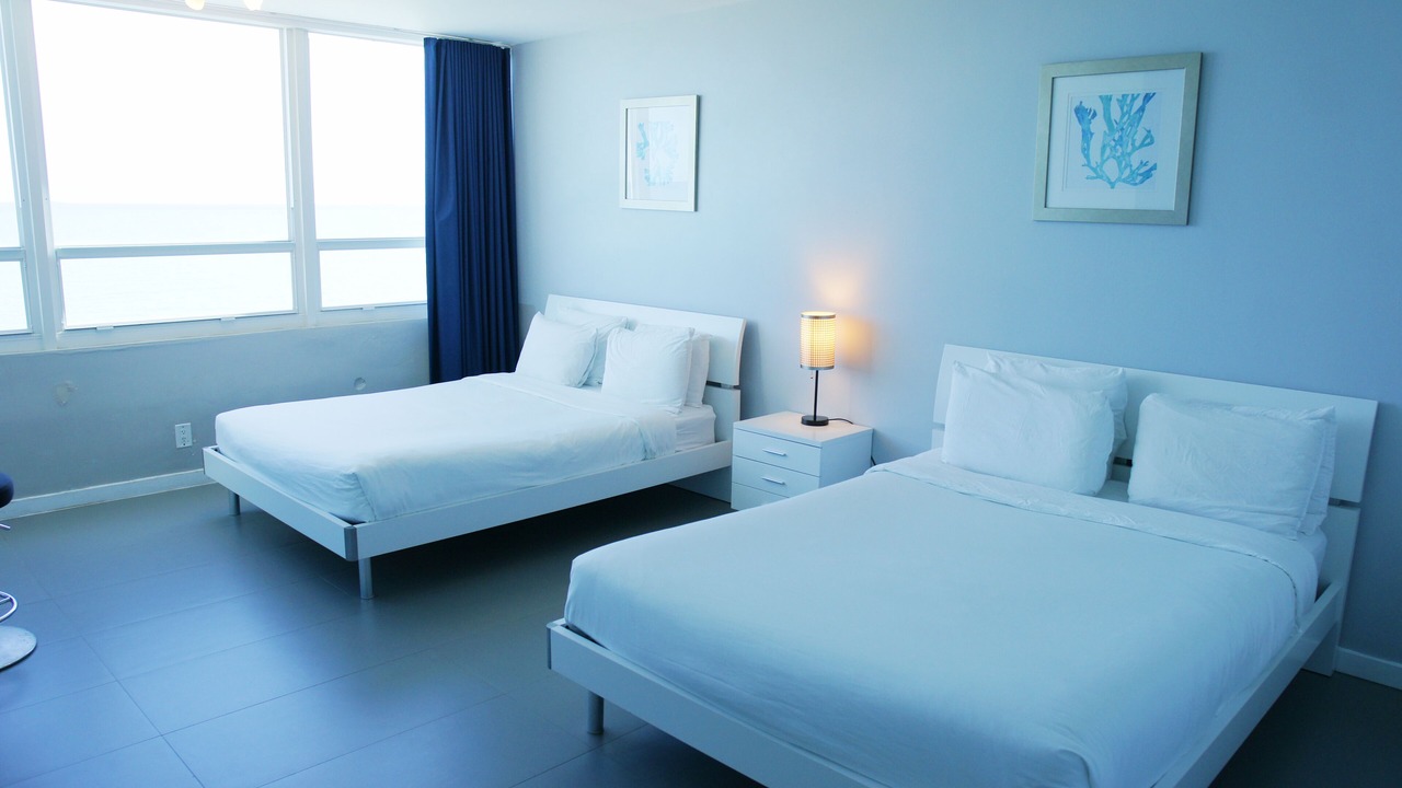 Photo of Bedroom in Mid Beach