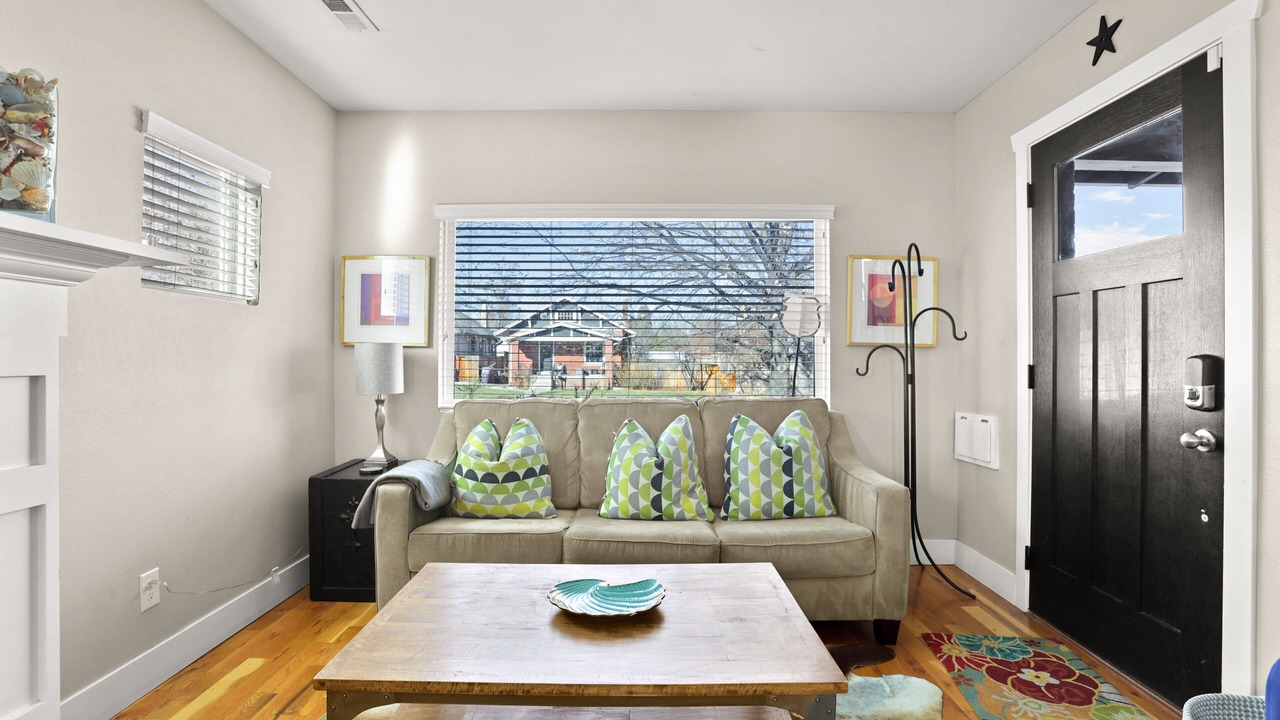 Photo of Livingroom in Sunnyside