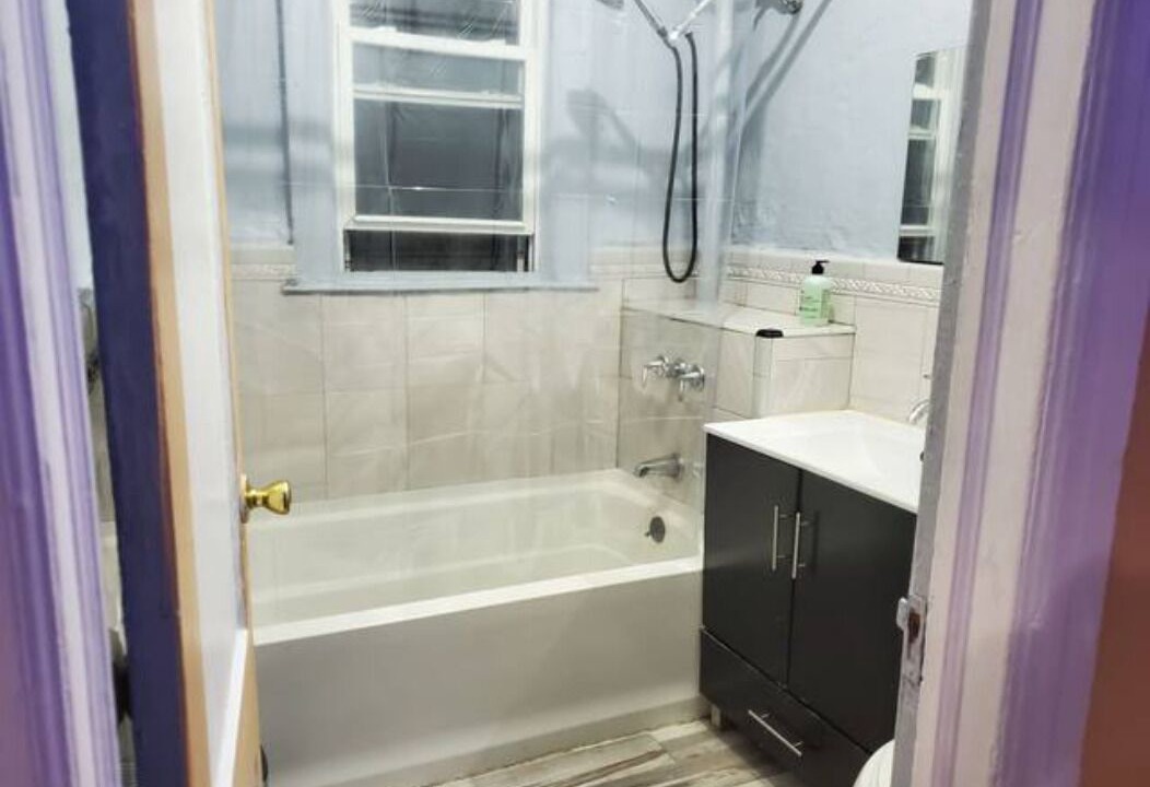 Photo of Bathroom in Flatlands