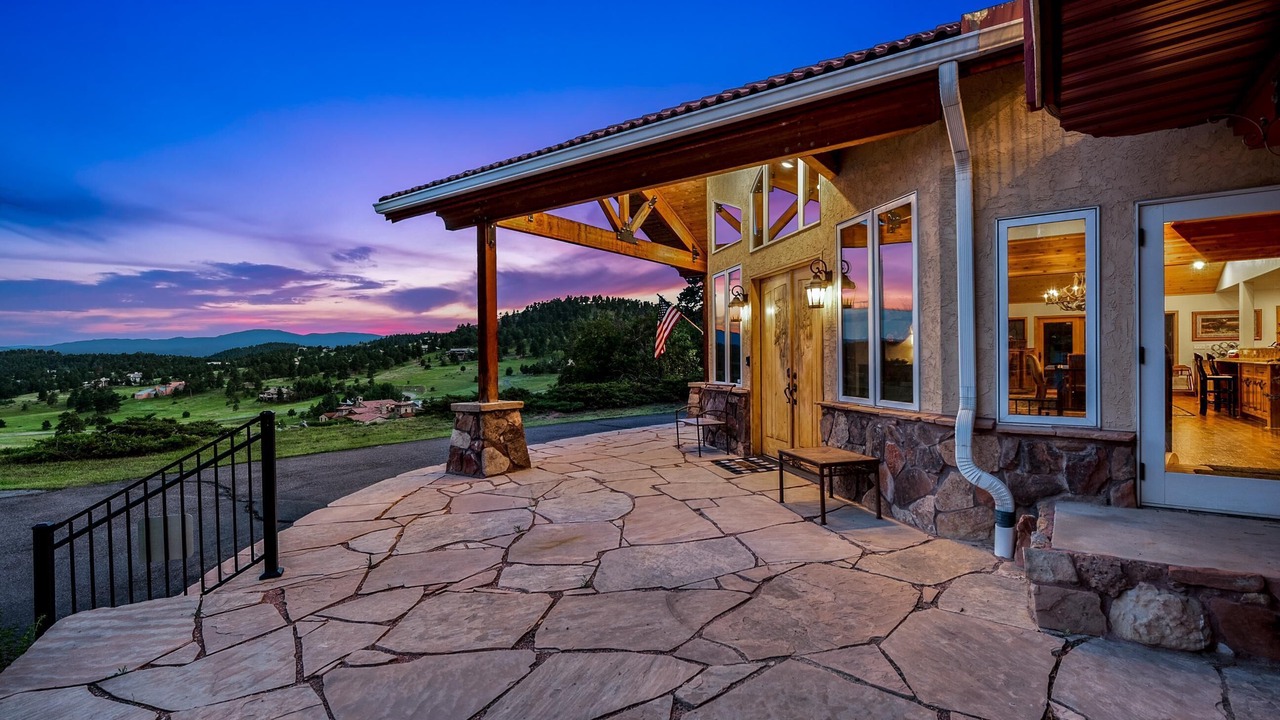 Photo of Outdoor in Golden