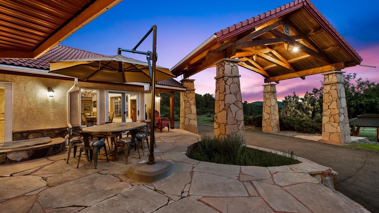 Photo of Outdoor in Golden