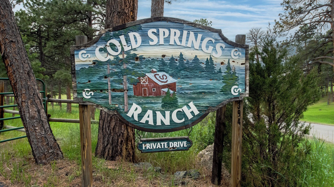 Photo of Outdoor in Golden