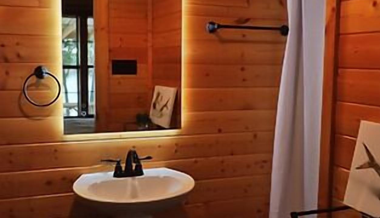 Photo of Bathroom in Graford