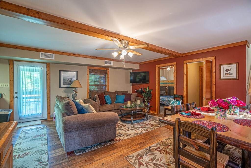 Photo of Livingroom in Eatonton