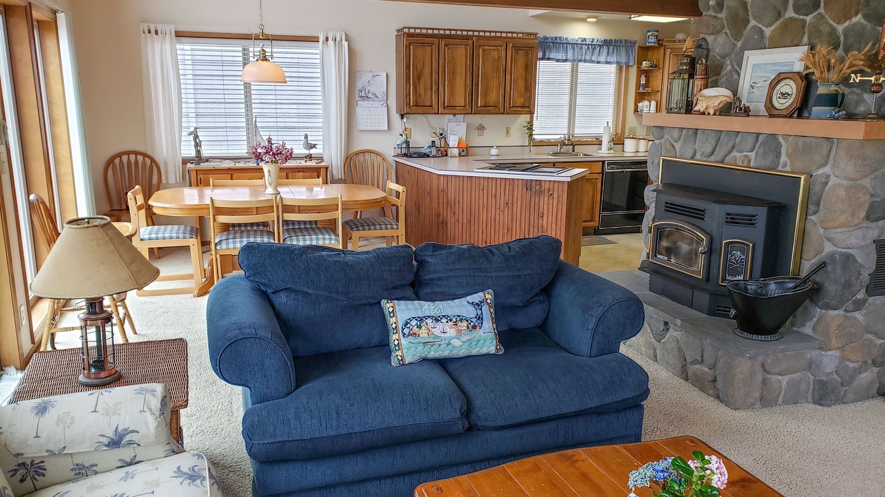 Photo of Livingroom in Netarts