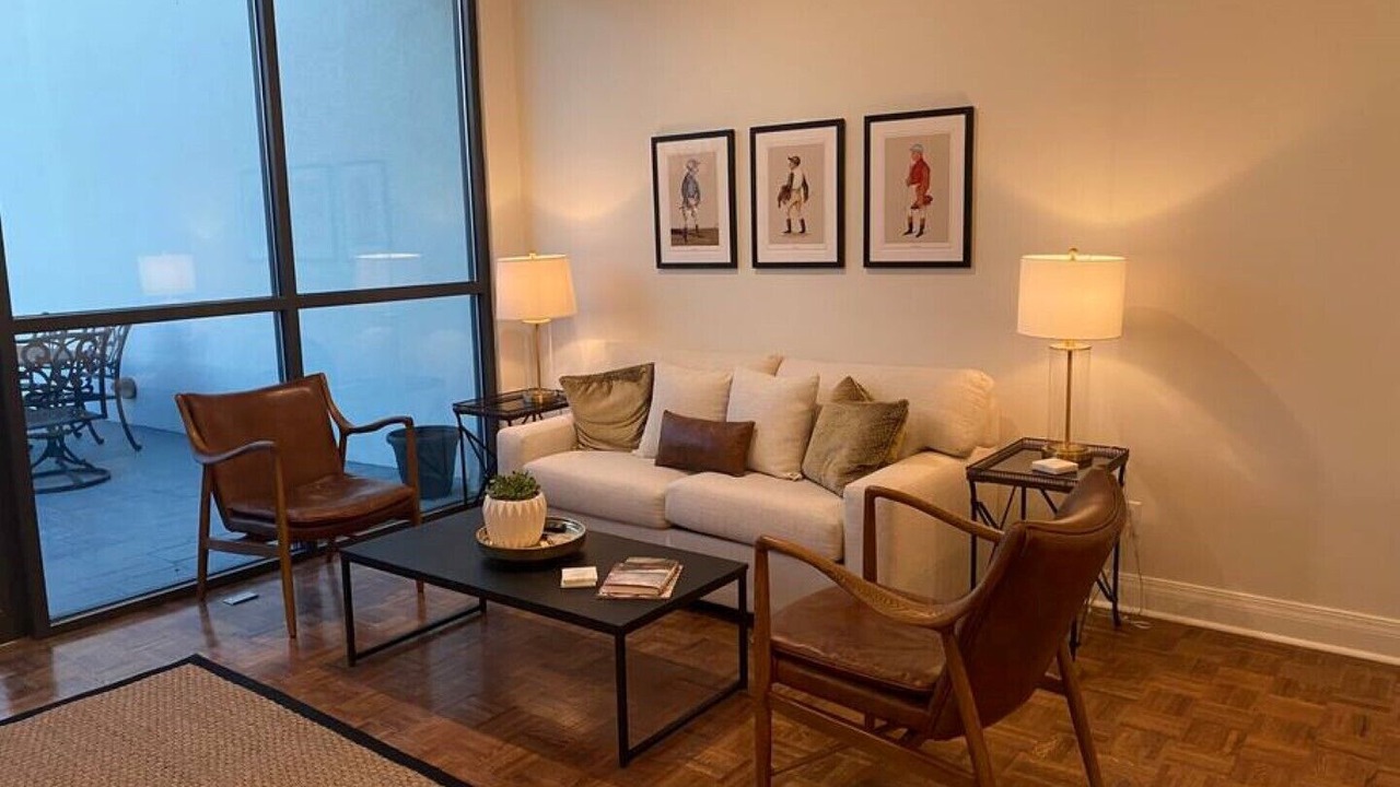 Photo of Livingroom in West Main Historic District
