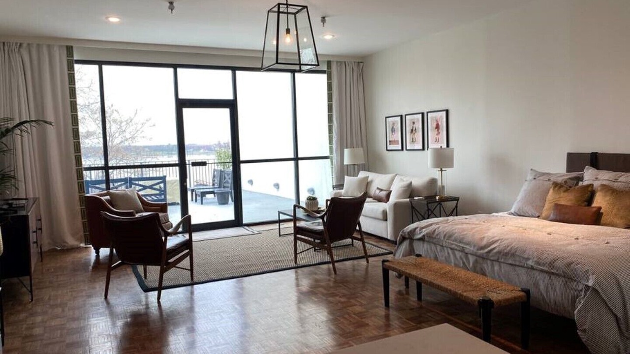 Photo of Livingroom in West Main Historic District