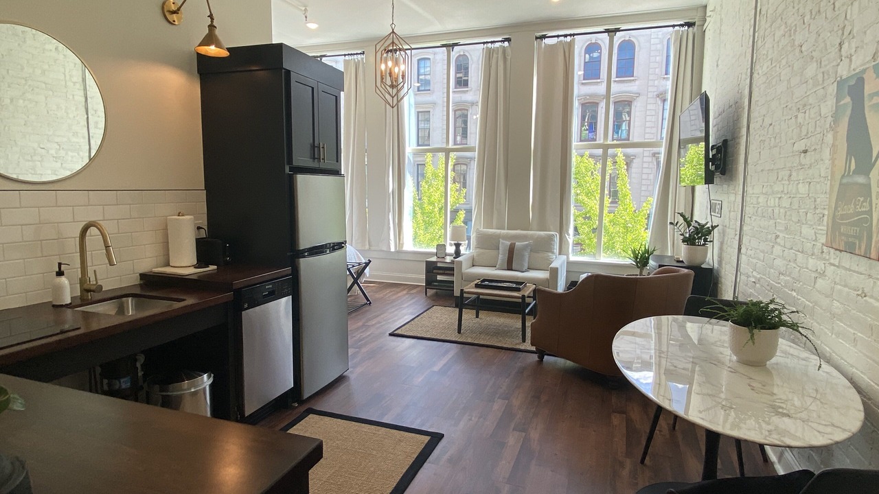 Photo of Livingroom in West Main Historic District