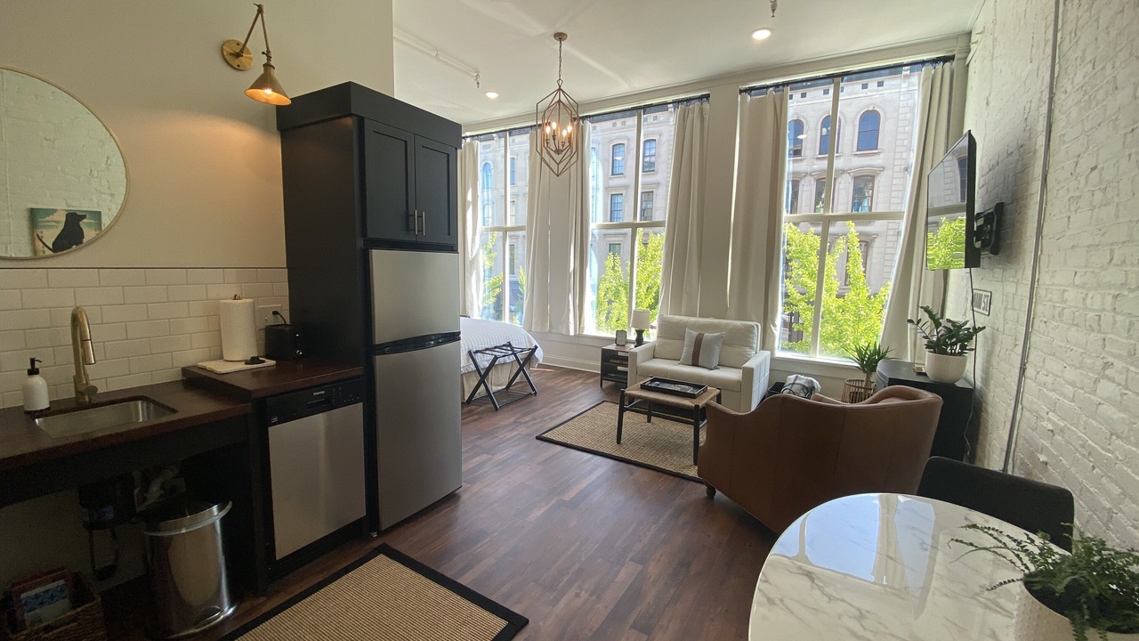Photo of Livingroom in West Main Historic District