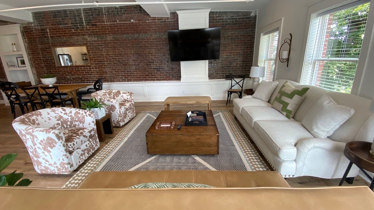 Photo of Livingroom in West Main Historic District