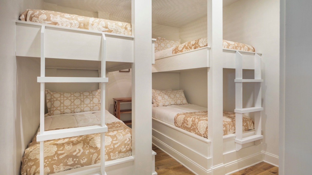 Photo of Bedroom in West Main Historic District