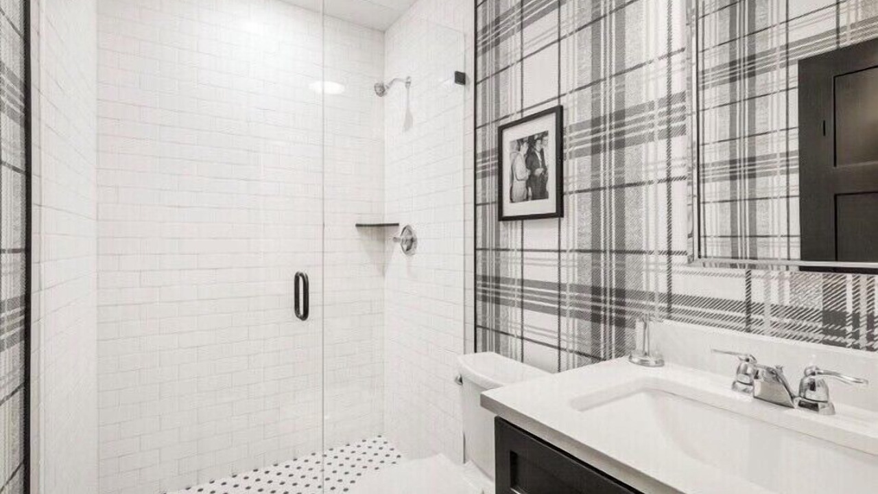 Photo of Bathroom in West Main Historic District
