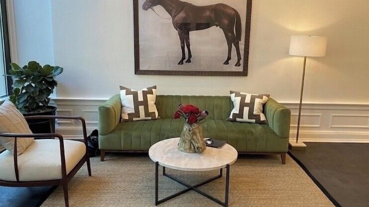 Photo of Livingroom in West Main Historic District
