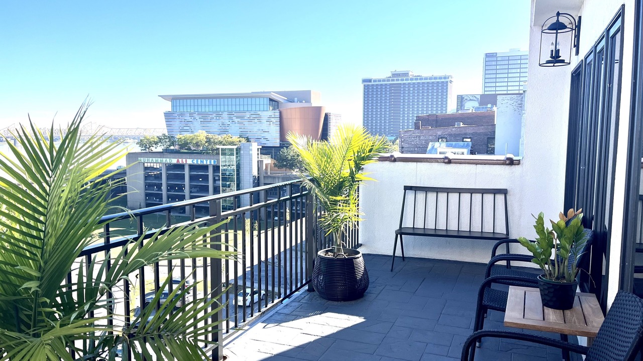 Photo of Patio Balcony in West Main Historic District