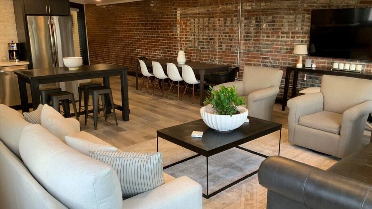 Photo of Livingroom in West Main Historic District