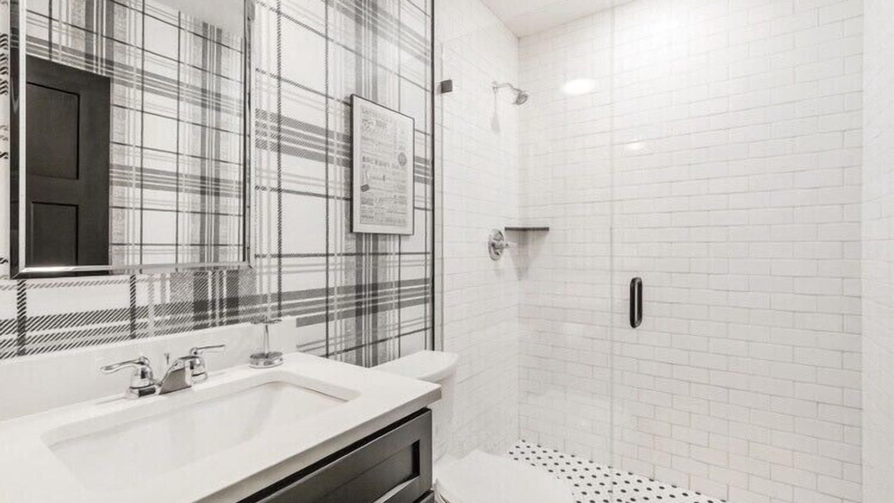 Photo of Bathroom in West Main Historic District