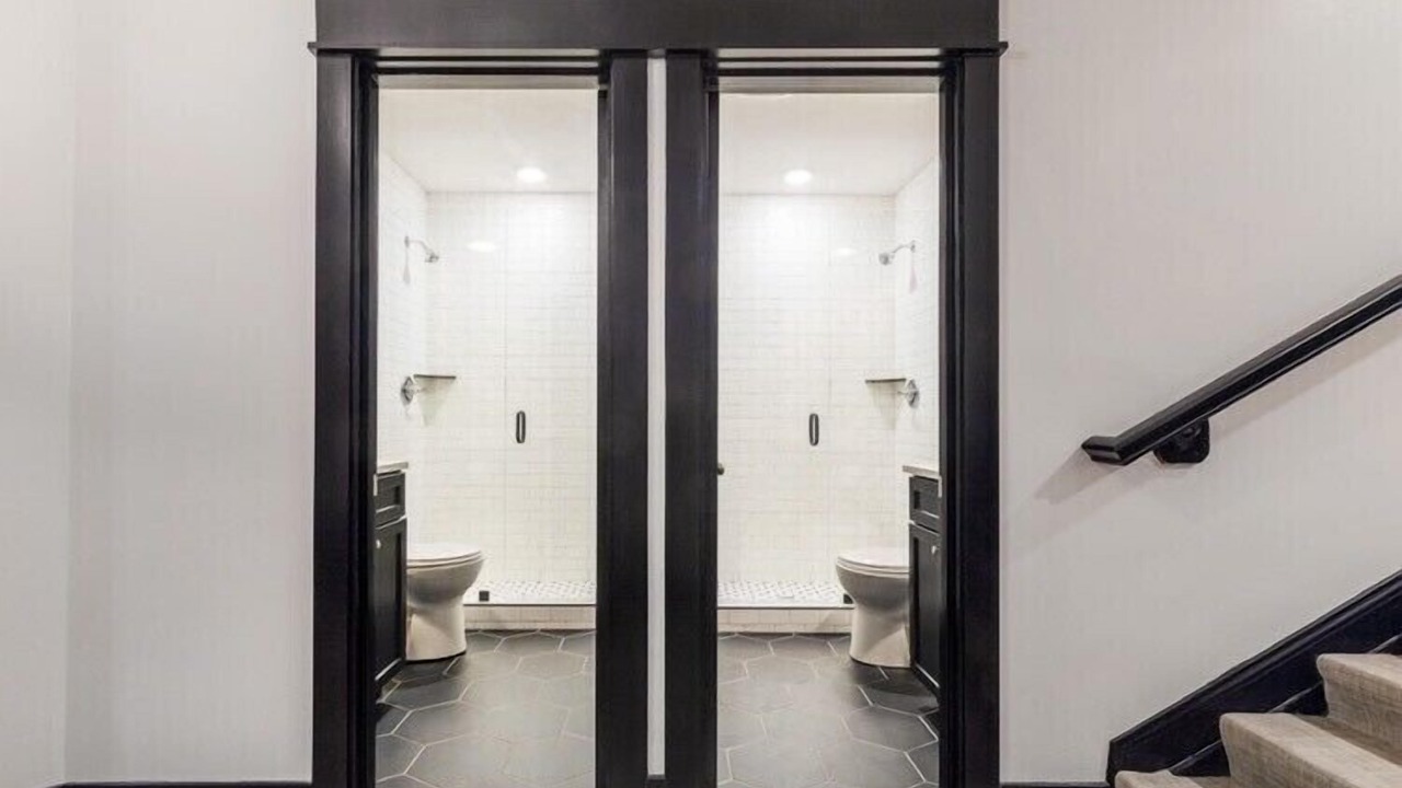 Photo of Bathroom in West Main Historic District