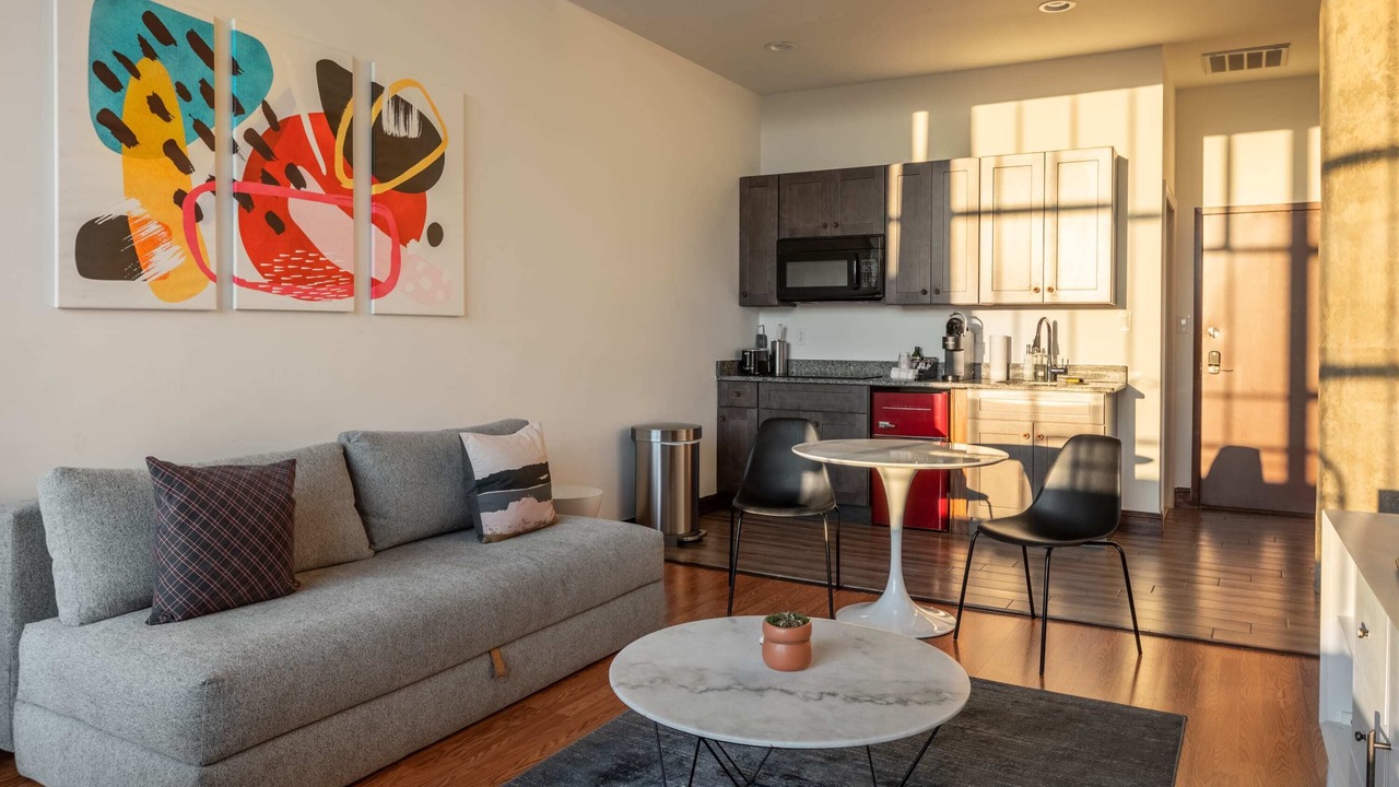 Photo of Livingroom in West Poplar