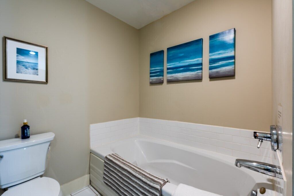 Photo of Bathroom in Union Pier