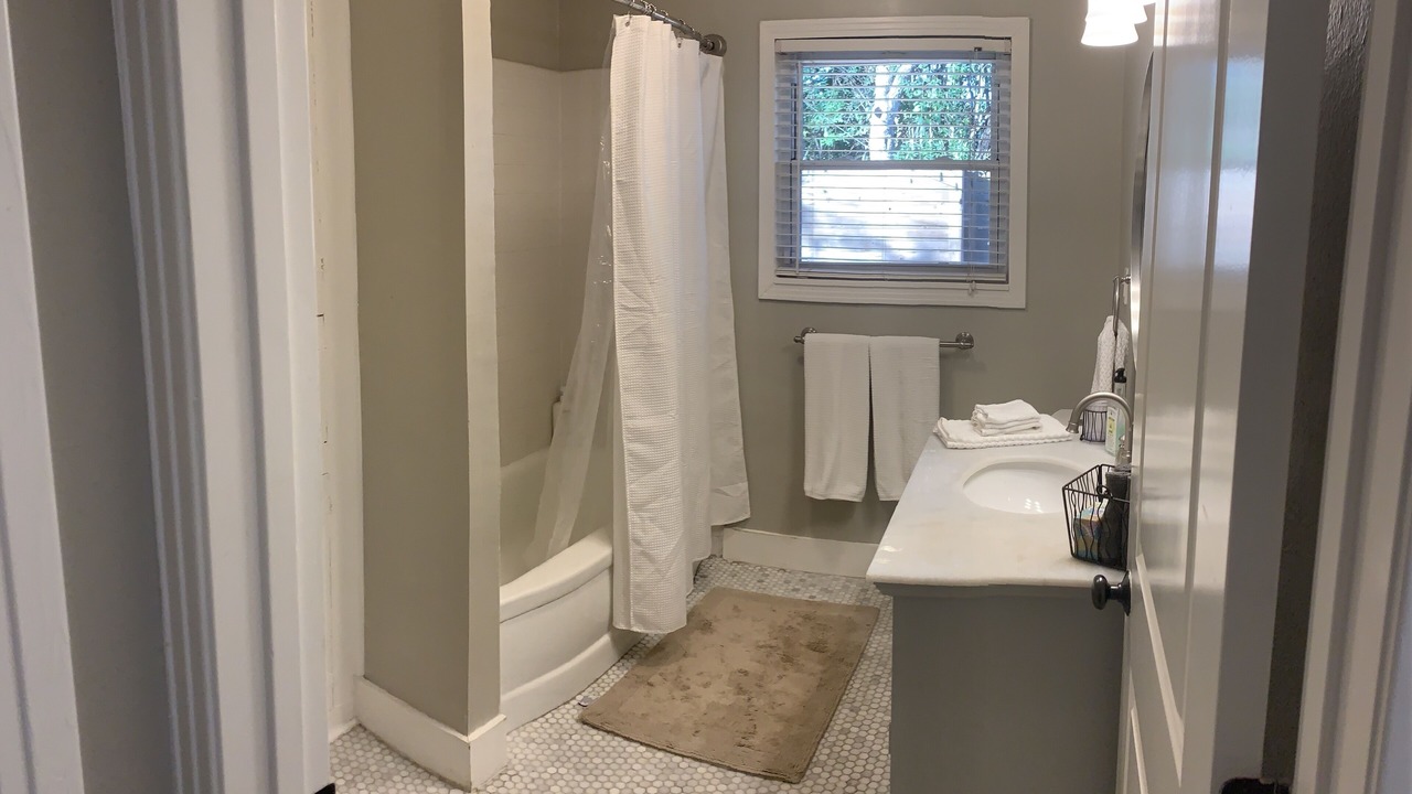Photo of Bathroom in Allandale