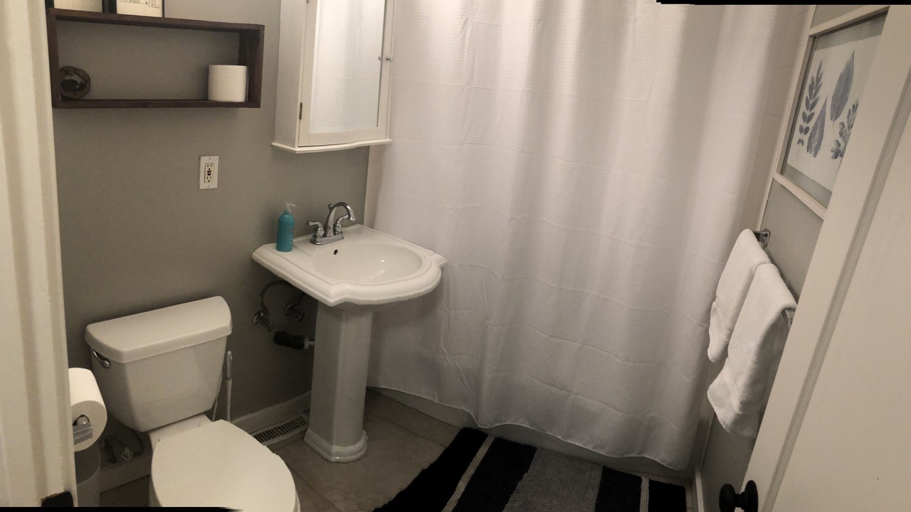 Photo of Bathroom in Golden