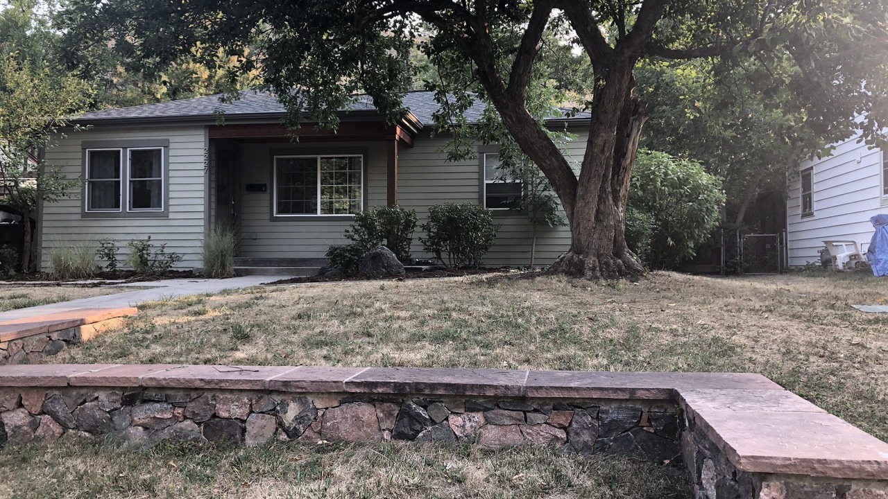 Photo of Outdoor in Golden