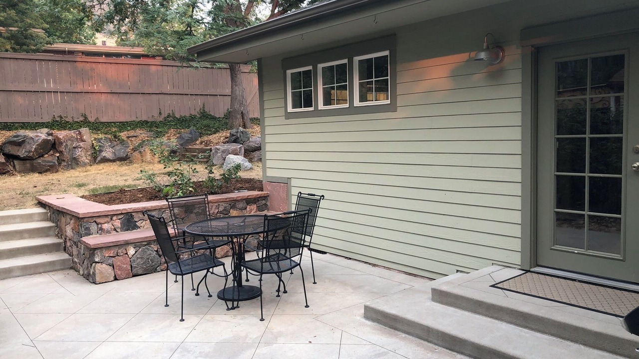 Photo of Outdoor in Golden