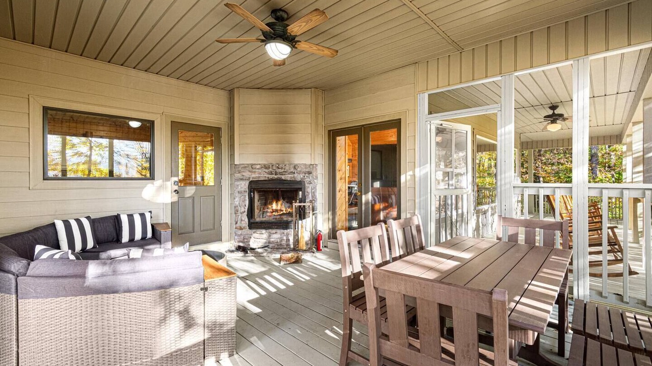 Photo of Livingroom in Townsend