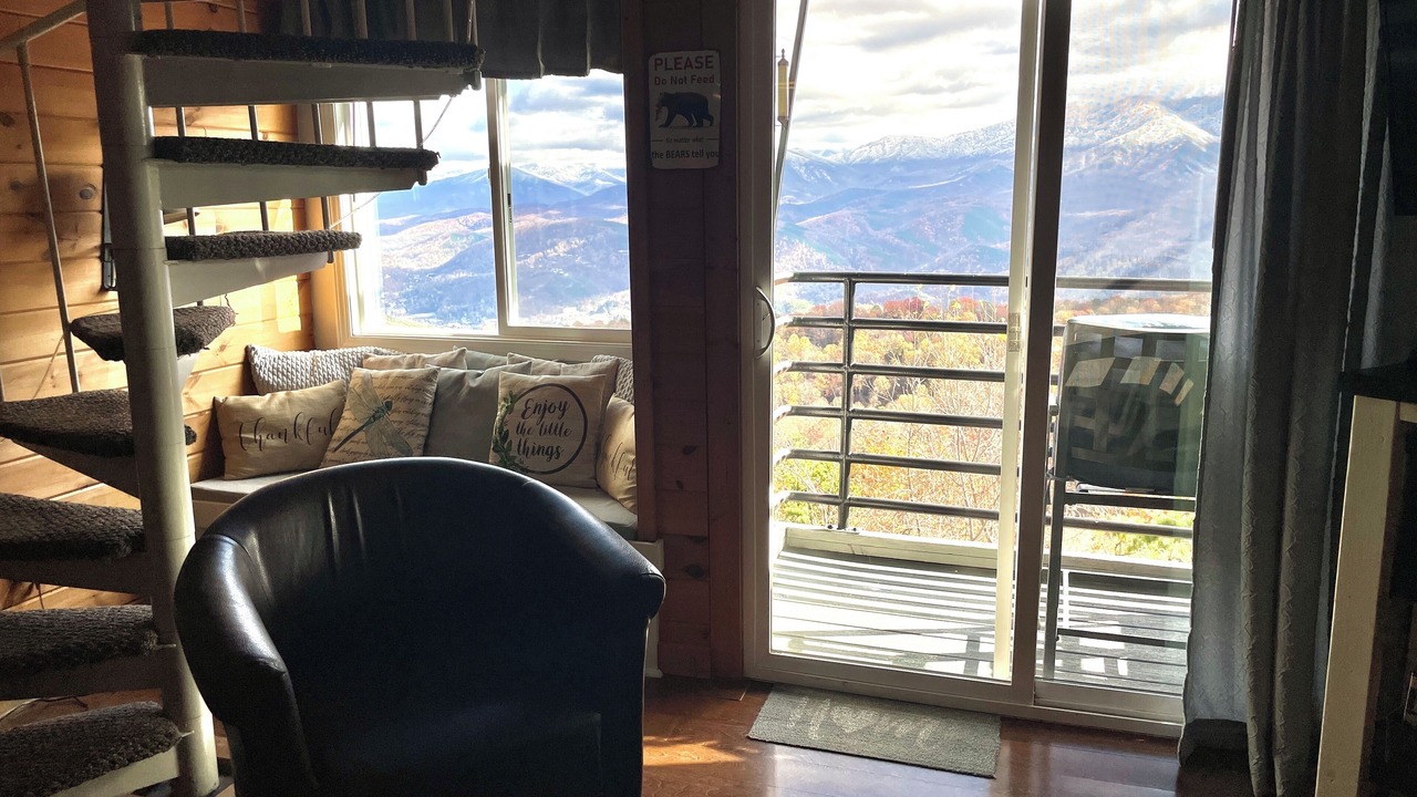 Photo of Livingroom in Chalet Village