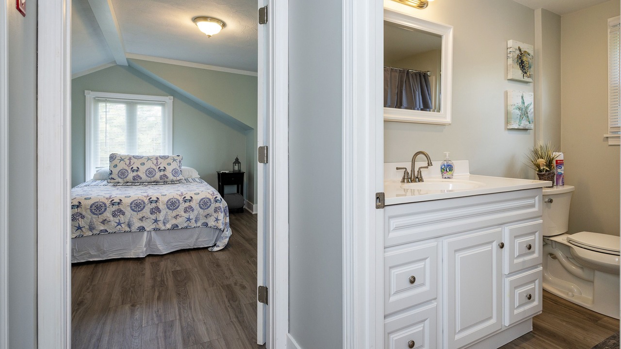 Photo of Bathroom in Eastward Look