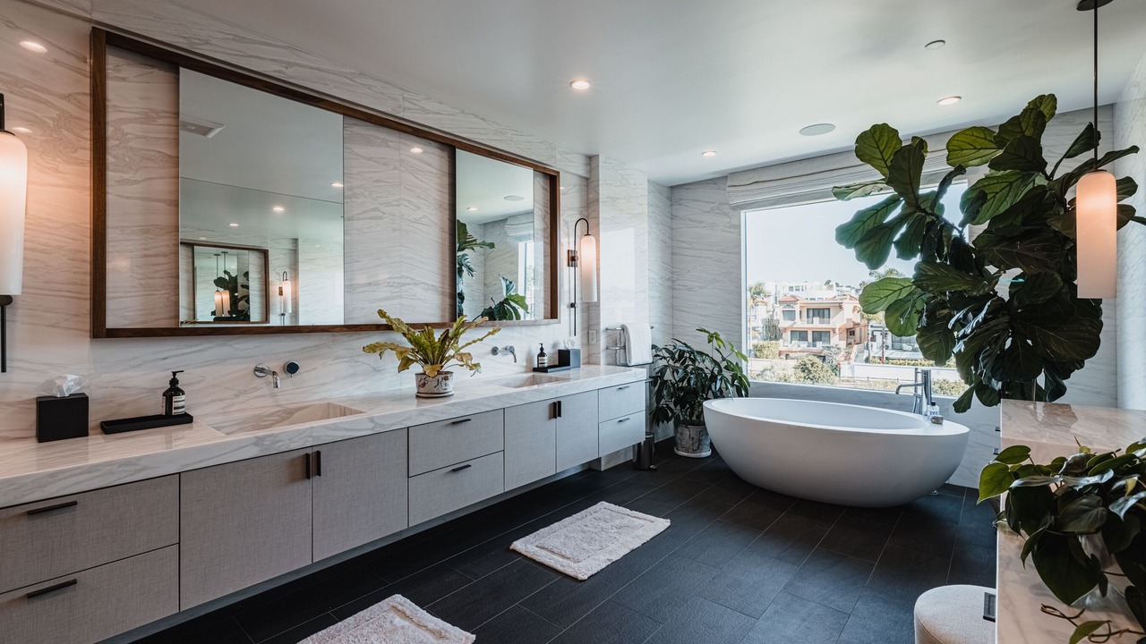Photo of Bathroom in Marina Peninsula