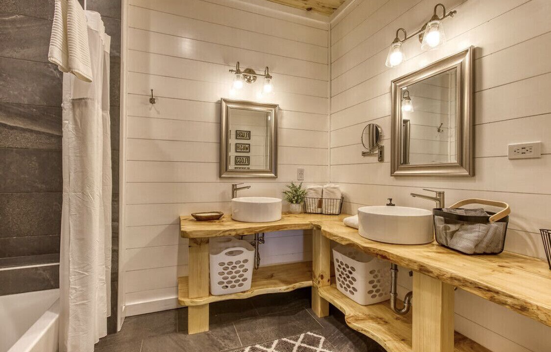 Photo of Bathroom in Chalet Village North