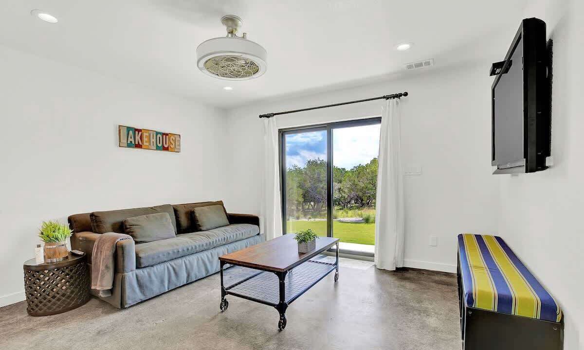 Photo of Bedroom in Point Venture