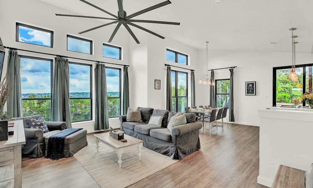 Photo of Bedroom in Point Venture